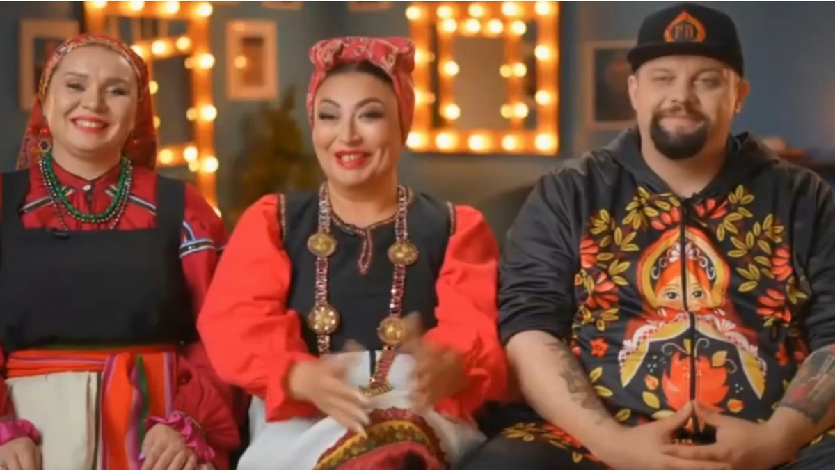 "Русский праздник" исполнили «Жёлтые тюльпаны» и «Старая мельница»