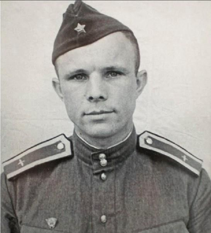 Курсант Гагарин