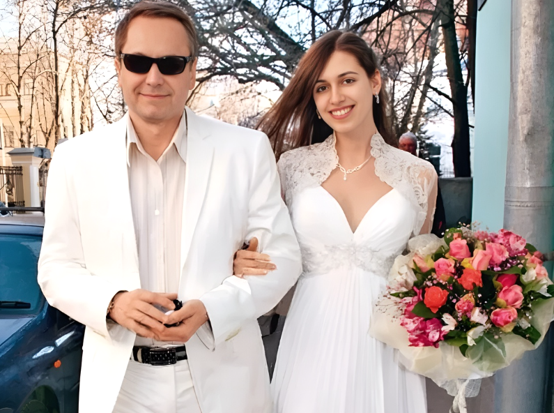 на фото Андрей Соколов и Ольга Попова