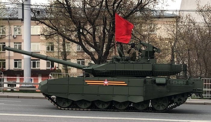 «Армата» снабжен системой динамической защиты «Малахит»