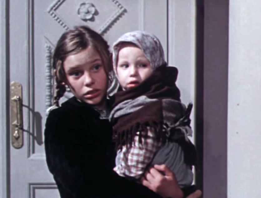 Ольга Машная в фильме "Первые радости"