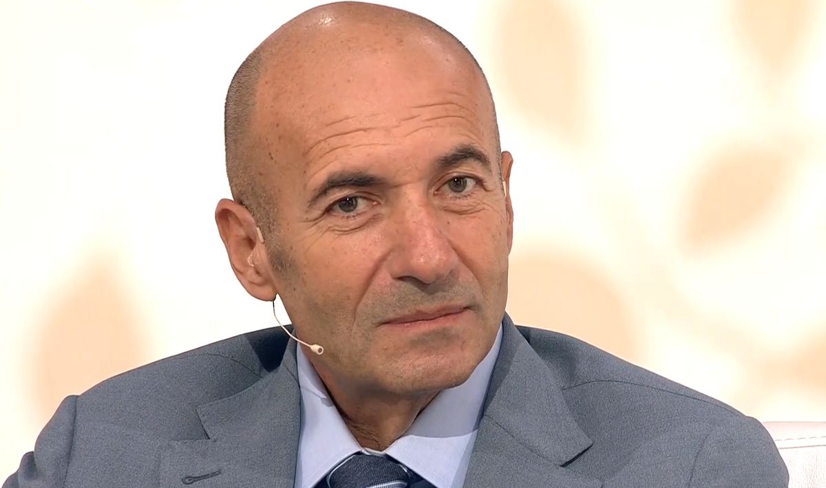 на фото Игорь Крутой 