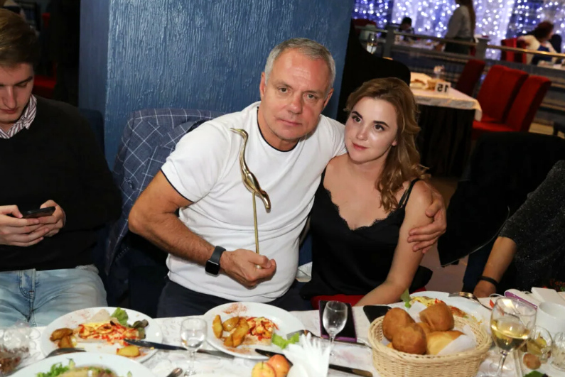 на фото Александр Мохов и Ирина Огородник