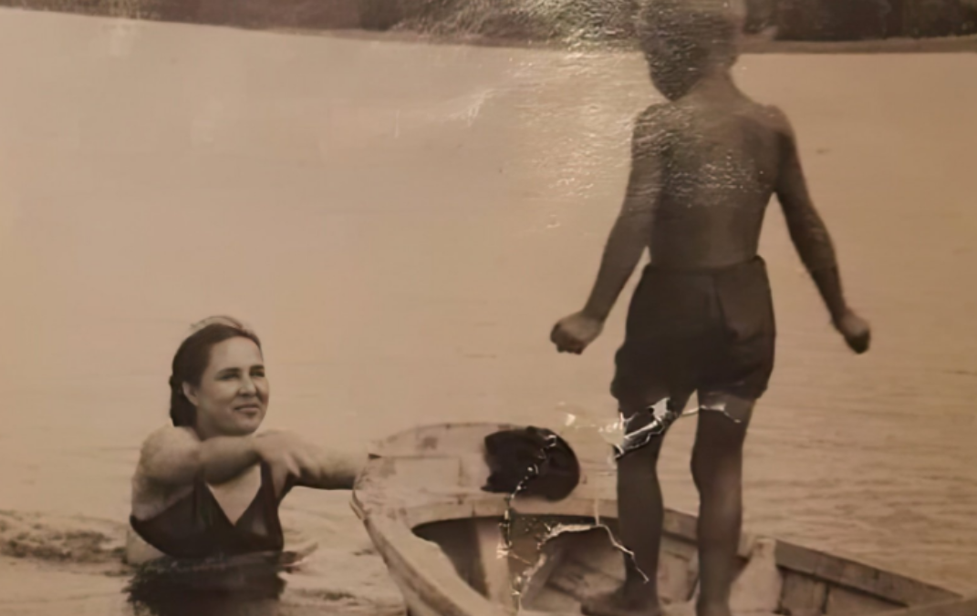 С мамой в детстве 