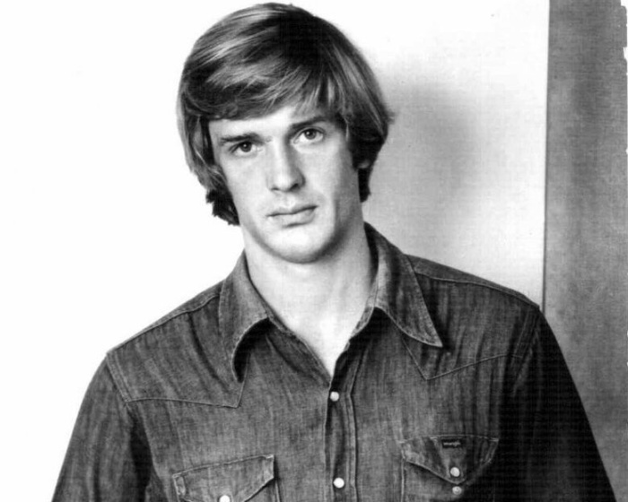 Молодой Александр Абдулов.