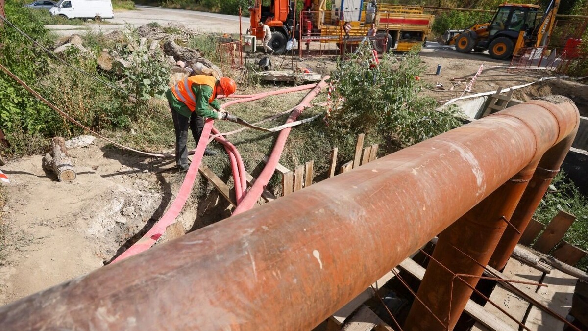 Строительство канализационной насосной станции в Луганске. Фото: Александр Река/ТАСС