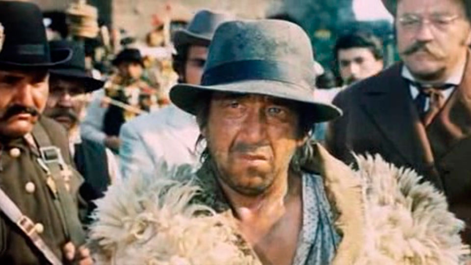 Борислав Брондуков в фильме "Табор уходит в небо"