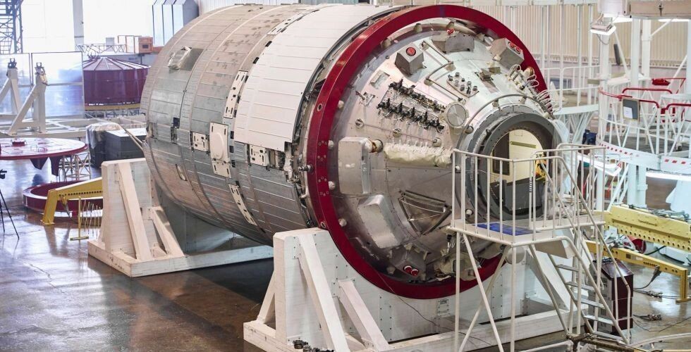 Научно-энергетический модуль (НЭМ) после модернизации станет первой частью станции РОС   Роскосмос