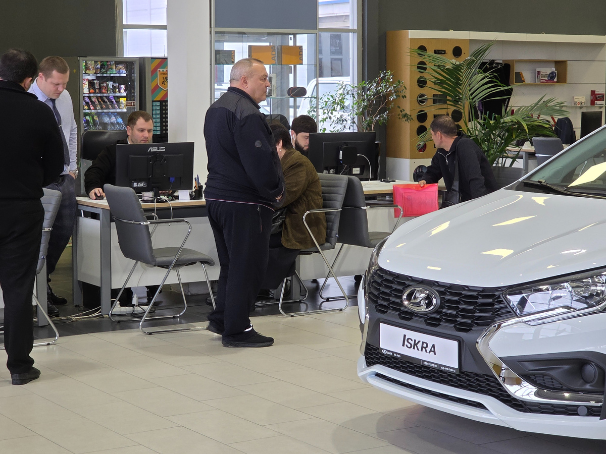 Почему кредиты на Lada — 26%, а на китайцев — 13%? И почему люди бегут от АвтоВАЗа быстрее, чем от пробок на МКАДе