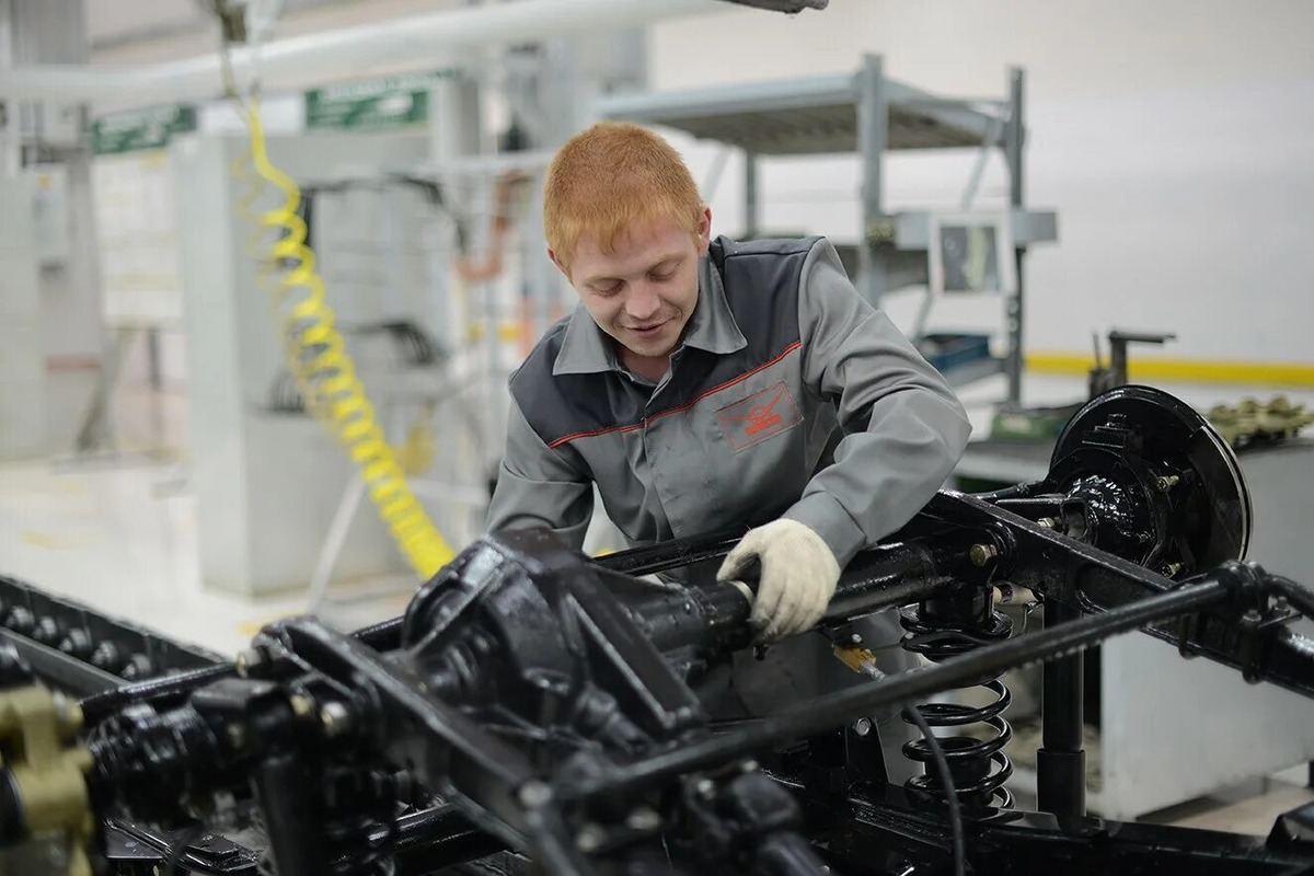 УАЗ рассыпается на глазах: всего 3,4 тысячи машин за три месяца. Угнал, как завод собирается выживать дальше