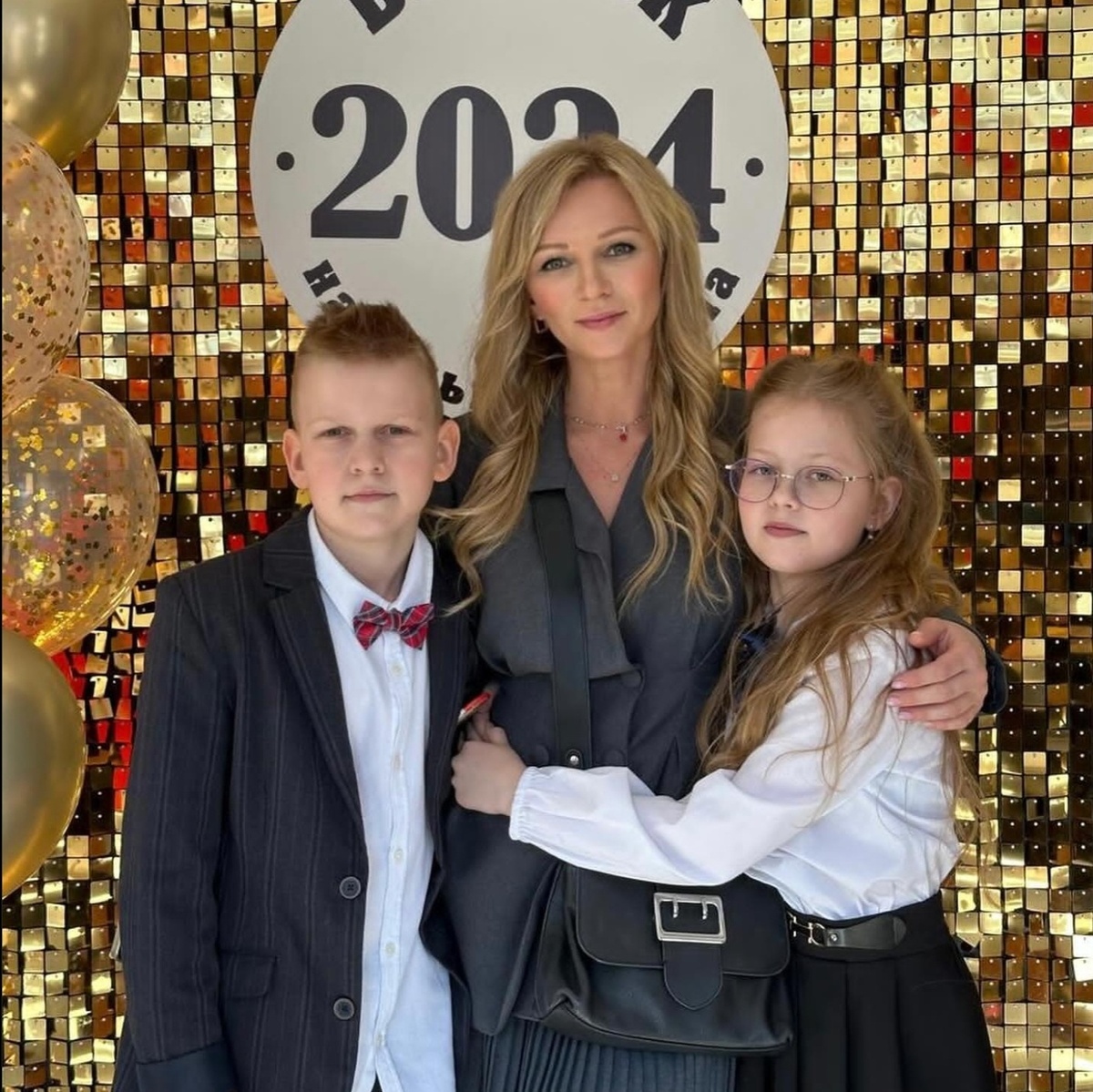 Жена Андрея Гульнева с детьми