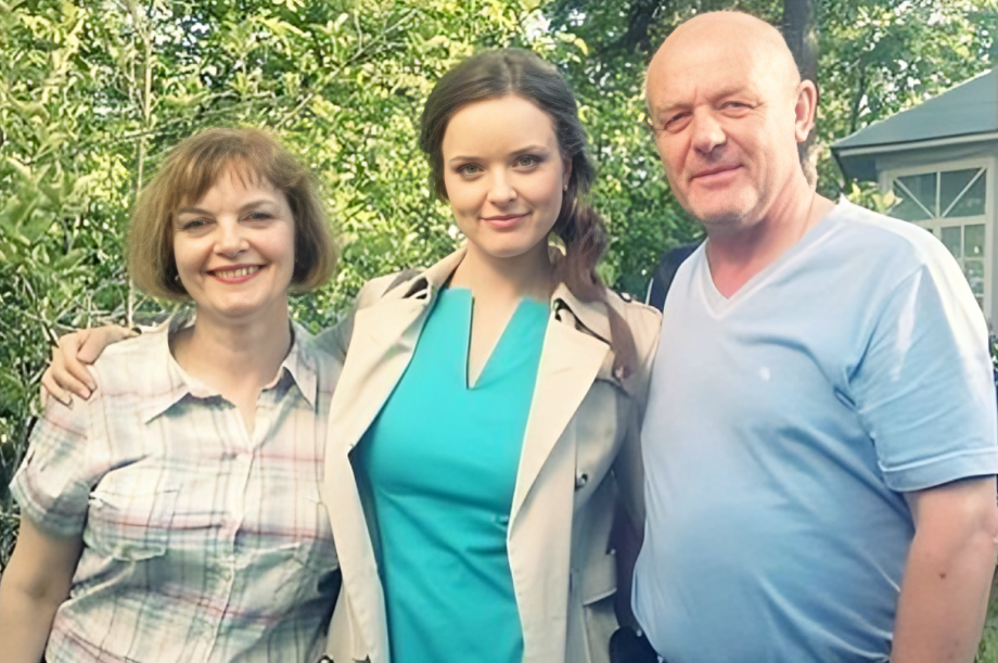 Анна с родителями