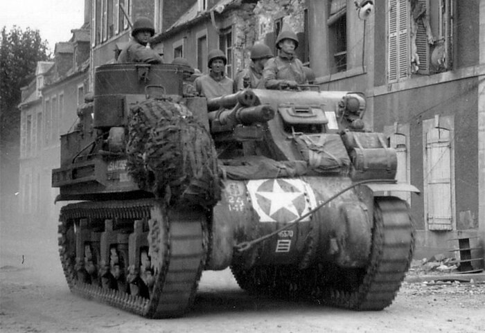 M7 Priest была построена на базе среднего танка, что обеспечивало ее мобильность. Фото: barbarawhitaker.com