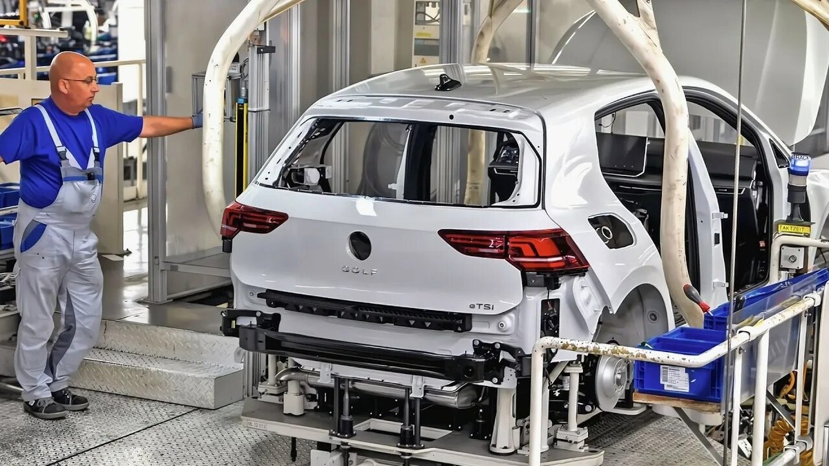 На российский рынок вернулся Volkswagen. Пока только две модели, но стоят они как дешёвые китайцы