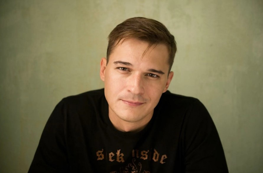 Илья Оболонков.