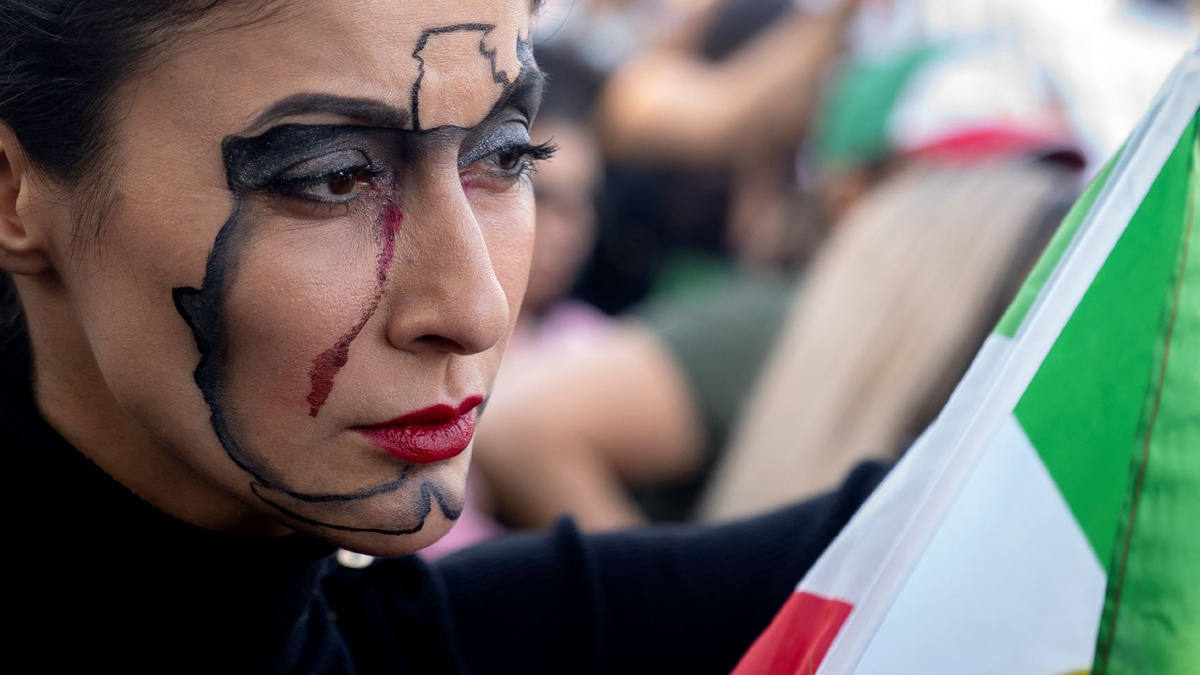 “The Iranian Diary”: Anatomy of Paranoia in Three Acts - Такое кино