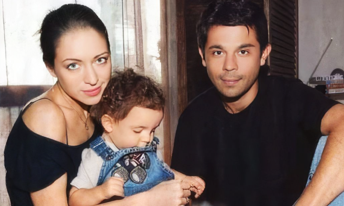 на фото Серафима Низовская и Сергей Кешишев с сыном Гектором 