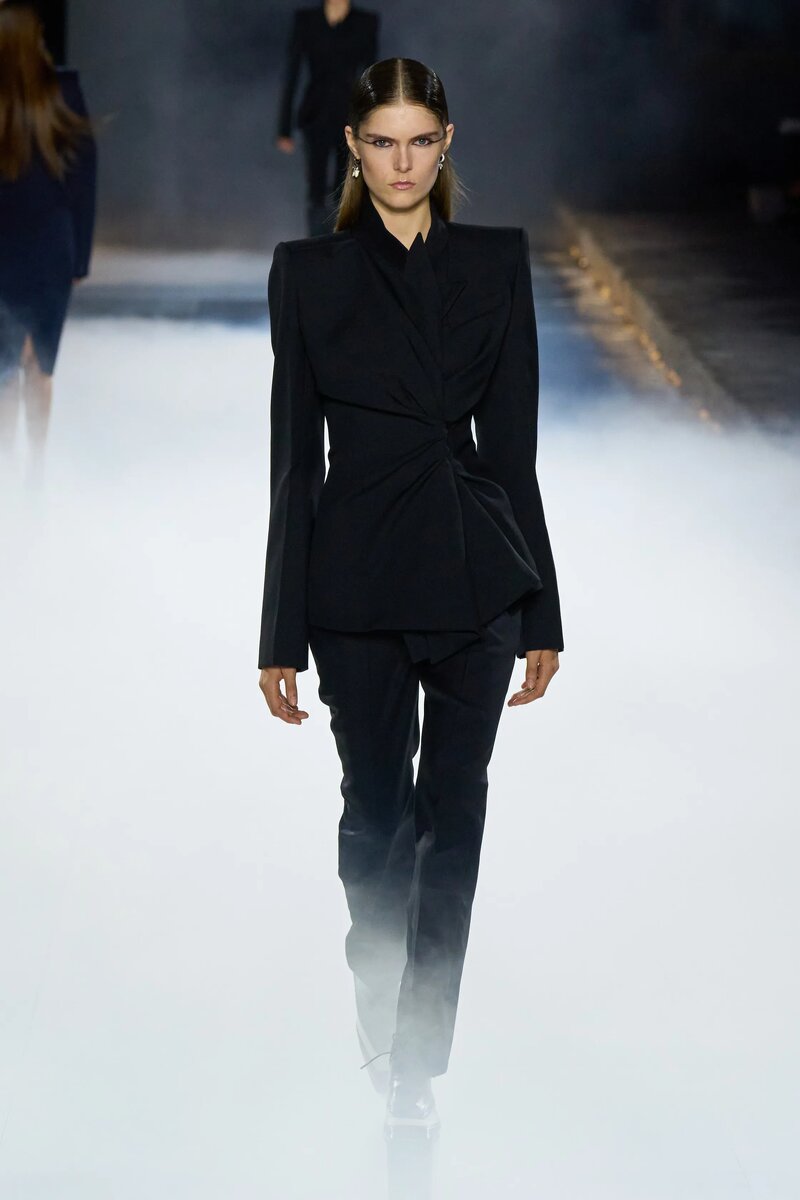 Alexander McQueen Spring 2025