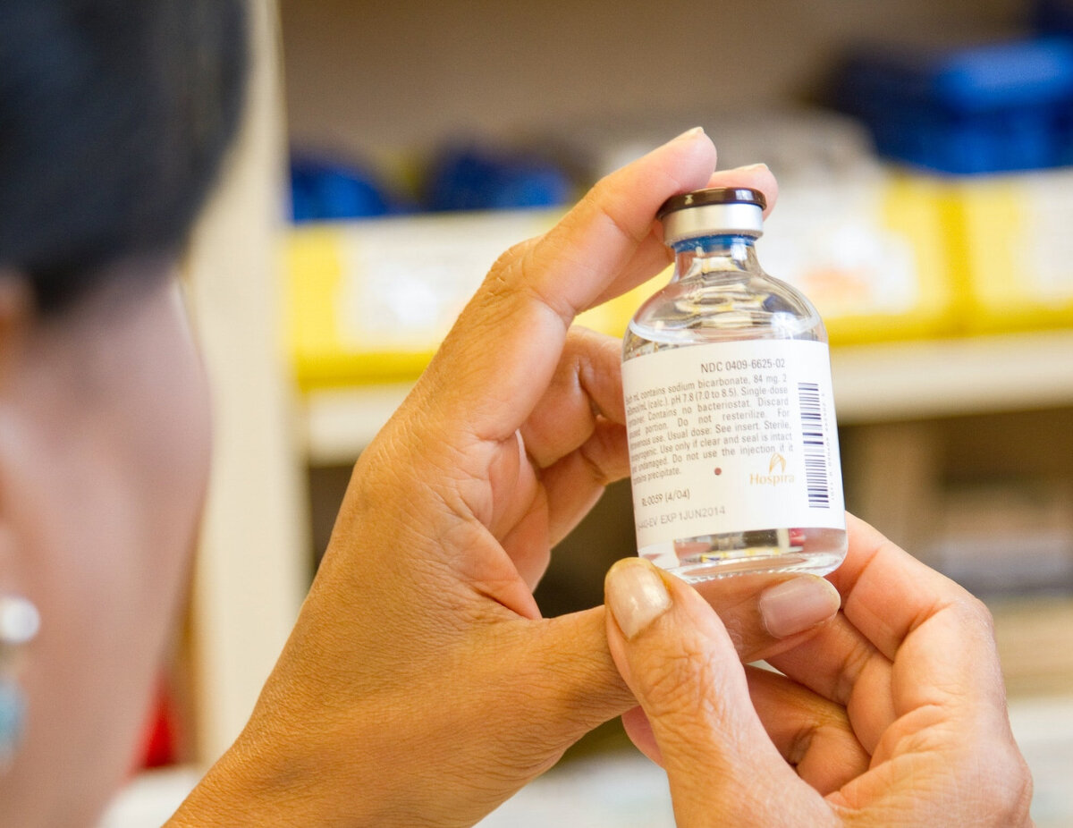 Заранее изучите состав своих препаратов. Источник: Unsplash