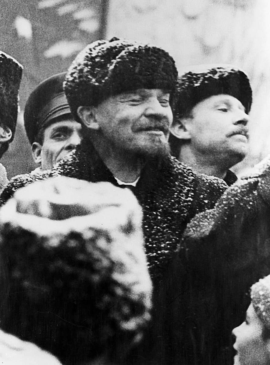 На демонстрации в честь второй годовщины Октября, 1919